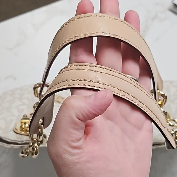 Michael Kors Pursue - Picture 11 of 11